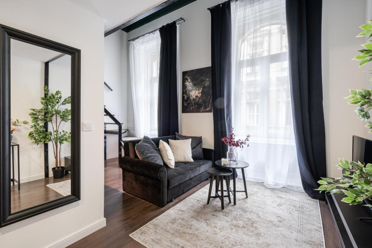 E41 - Trendy Boutique Apartments - Prime Spot By Bqa Budapest Exterior photo