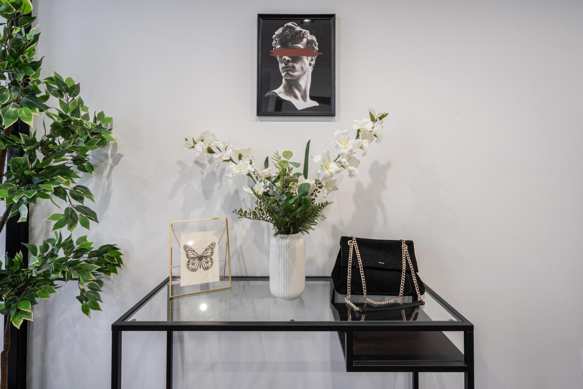 E41 - Trendy Boutique Apartments - Prime Spot By Bqa Budapest Room photo